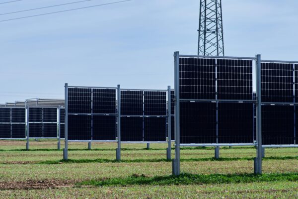 Sistem Hibrida Solusi Optimal Kombinasi Energi